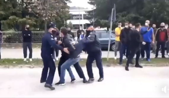 Policia për protestën e tensionuar në Kamenicë: Ka qenë një tollovi, por u ulën tensionet