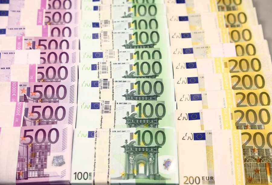 Paga deri në 1 mijë euro, këto janë profesionet më të paguara aktualisht në vend