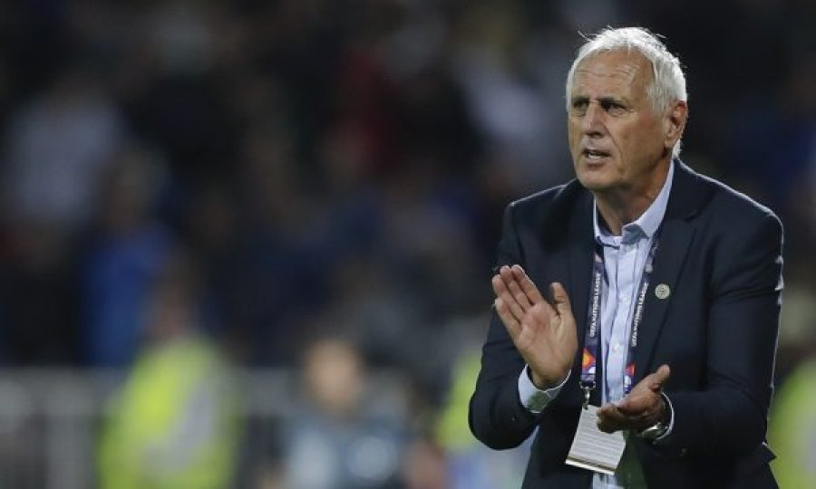 Edhe pse ka mungesa, Challandes thotë se sistemin e lojës s’do ta ndryshojë kundër Maqedonisë Veriore
