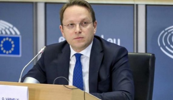 Varhelyi viziton Kosovën, prezanton planin ekonomik dhe atë të investimeve