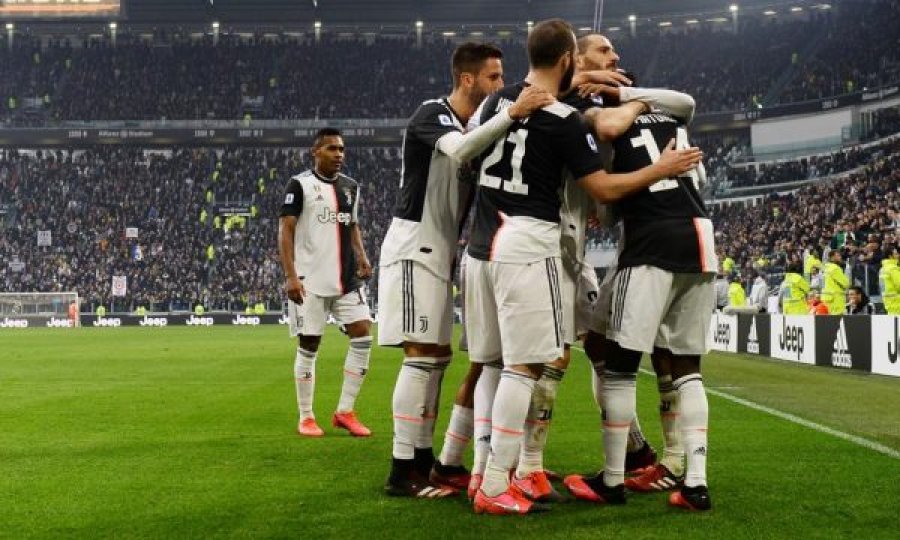 Juventusi e publikon skuadrën për Champions