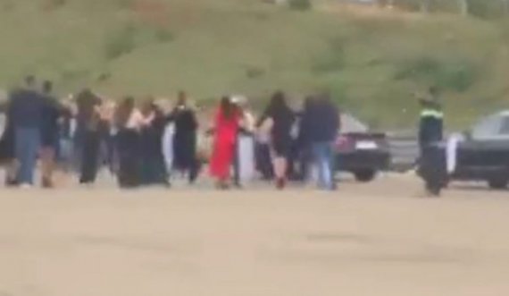Kosovarët hedhin valle edhe në autostradë