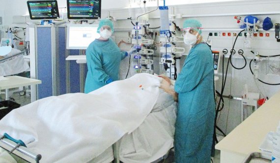 Gjendja e pacientëve që po trajtohen për COVID-19 në QKUK dhe spitalet rajonale