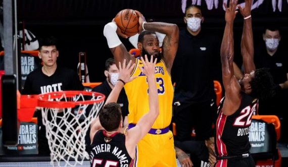 NBA: LA Lakers vetëm një fitore larg titullit, pas fitores së tretë kundër Miamit