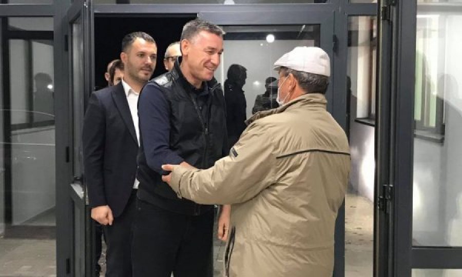 Veseli viziton Busavatën, kërkon nga Kastrati hapjen e shkollës
