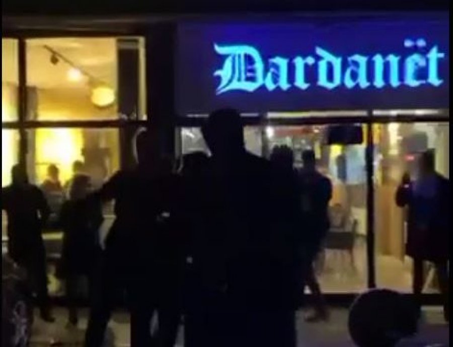 “Dardanët” dhurojnë spektakël para lojës Maqedoni e Veriut – Kosovë