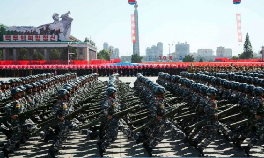 Koreja Veriore planifikon paradën më të madhe ushtarake për përvjetorin e partisë