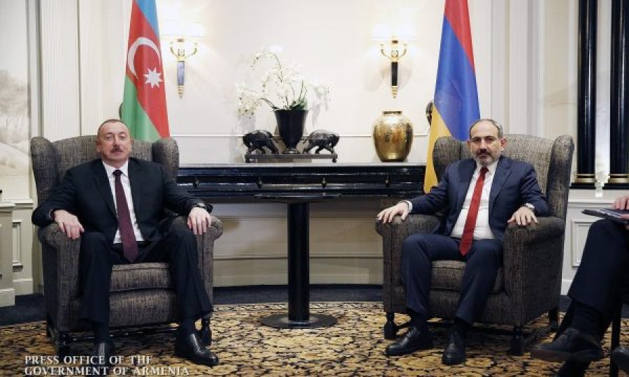 Ulen tensionet, Armenia e Azerbajxhani pajtohen për bisedime të paqes në Moskë