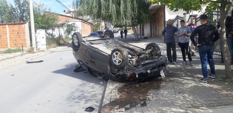 Vetaksident në kryeqytet, bëhet llom vetura