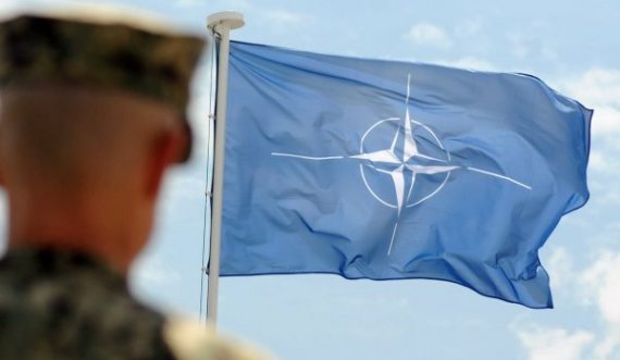 Veterani i ushtrisë amerikane e shton flamurin e Kosovës tek lista e NATO-s: Kështu do të jetë