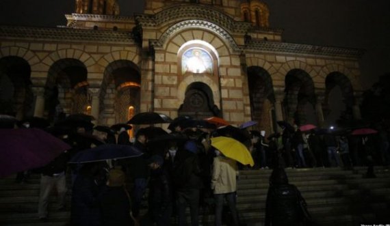 Protesta në Beograd dhe Mitrovicë të Veriut: Kush e vrau Ivanoviqin?