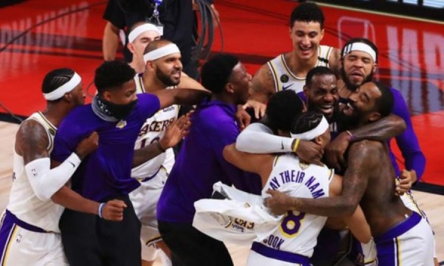 Lebron James e frymëzon LA Lakers drejt titullit të parë në NBA pas një dekade 