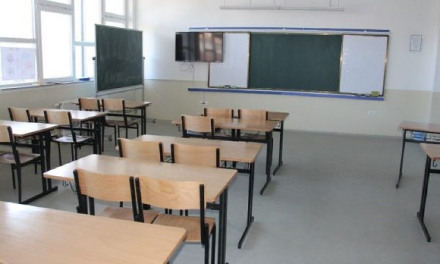Lajm i rëndësishëm për nxënësit dhe prindërit, për shkak të COVID-19 mësimi kalon online në këtë shkollë të Prishtinës