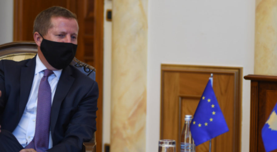 Ambasadori i BE-së në Kosovë pas votimit të projektligjit: Deputetët t’i kenë parasysh komentet e bëra nga BE
