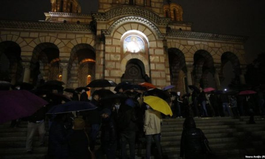 Protesta në Beograd dhe Mitrovicë të Veriut: Kush e vrau Ivanoviqin?