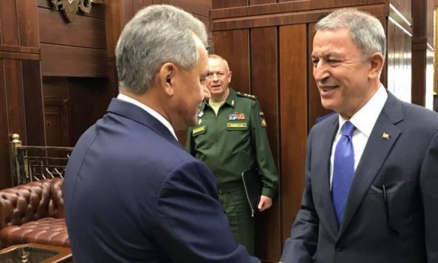 Konflikti i përgjakshëm Armeni-Azerbajxhan, mësohet çfarë diskutuan dy ministrat e Mbrojtjes