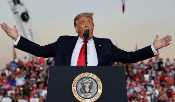 Trump i kthehet fushatës, thotë para turmës se ndihet i fuqishëm 