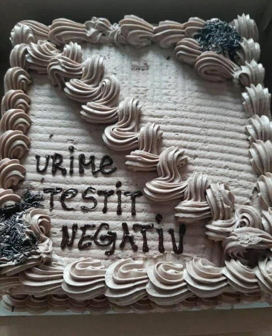 “Urime testi negativ”, kosovarët po festojnë me tortë kur po dalin negativë për COVID-19