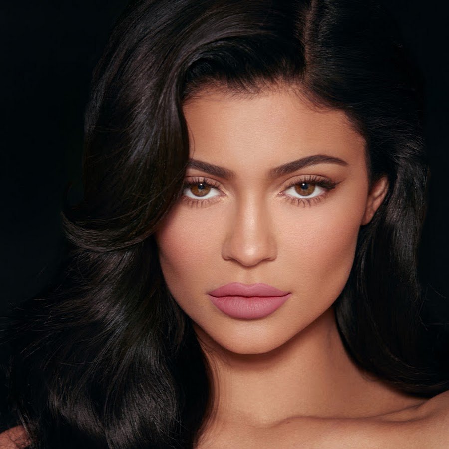 Goca nëse po pyesnit për sekretin e bukurisë së Kylie Jenner ja ku e keni!