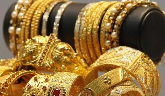 Pronari tregon se si arritën hajnat të marrin kasafortën me 20 mijë euro ari e para të gatshme