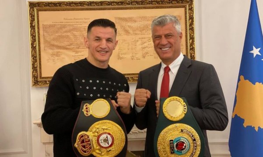 Presidenti Thaçi e dekoron Krasniqin me medalje, pasi u shpall kampion i botës