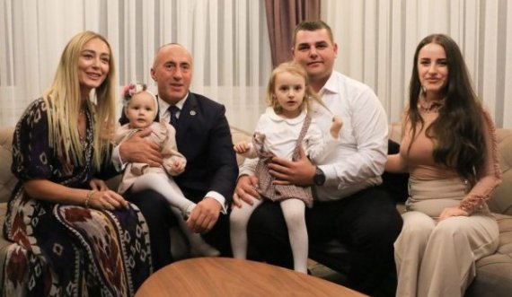 Haradinaj bëhet kumbar i dy vajzave