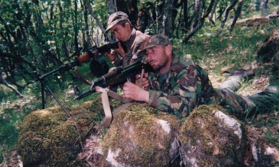 Pjesëmarrësi i Betejës së Koshares: Kjo gjë s’i shkoi në mendje priftit serb që hoqi flamurin kuq e zi