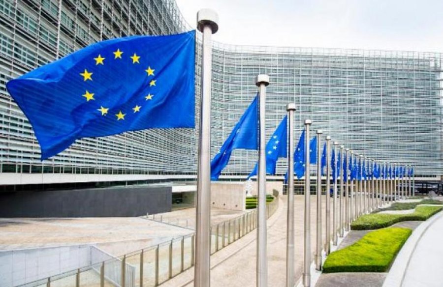Komisioni Evropian miraton strategjinë e vaksinimit kundër COVID-19