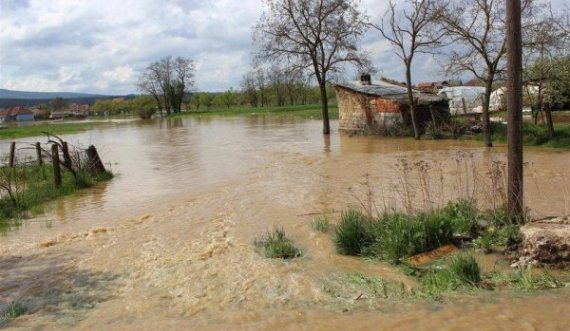 126 bujqve të Obiliqit ju kompensohen dëmet e shkaktuara nga vërshimet