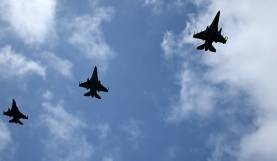 Avionët luftarakë turq fluturojnë mbi ishujt grekë