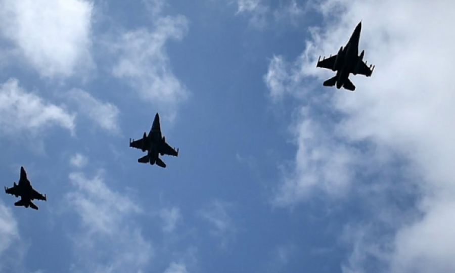 Avionët luftarakë turq fluturojnë mbi ishujt grekë