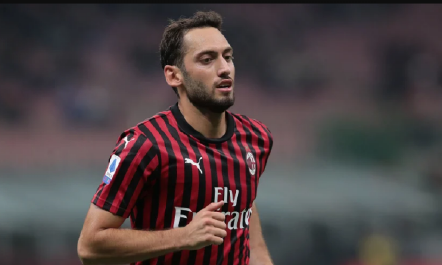 Calhanoglu dëshiron kontratë me vlerë gjashtë milionë euro