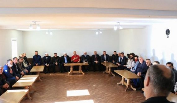 Haradinaj shkon për ngushëllime në familjen nga Deçani që i humbi dy djemtë në Gjermani