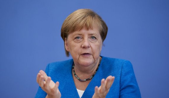 Apeli i Merkelit pas rekordit të rasteve me Covid-19: Rrini në shtëpi, udhëtoni minimalisht