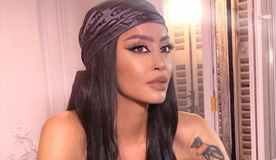 Gjithmonë duke surprizuar, Dafina Zeqiri zbulon një nga pamjet në xhirimet e këngës “Zili zili”