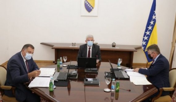 “Mos bëni ashtu se gjithçka po inçizohet” del transkripti i përplasjes Komshiq-Dodik për Kosovën