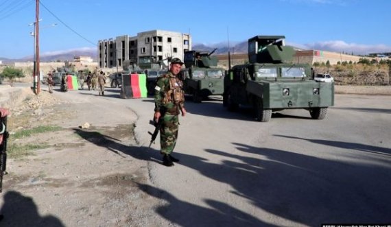 Talebanët në Kabul thonë se po presin transferimin e pushtetit në mënyrë paqësore