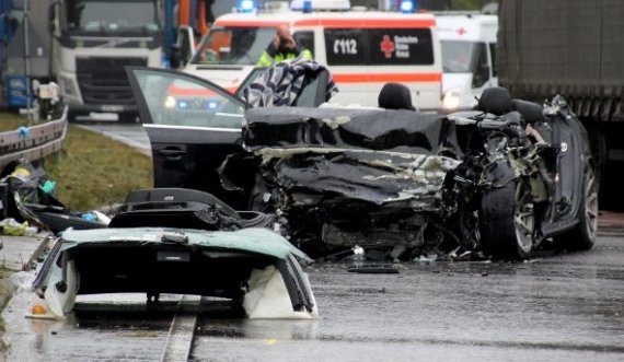 Ambasada e Kosovës në Gjermani: Në aksident vdiqën tre kosovarë, nuk ka viktimë të katërt