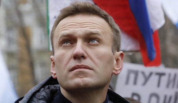 Pas helmimit, Navalny i vendosur se do të kthehet në Rusi