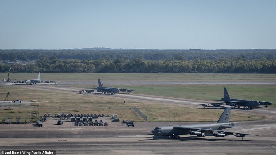 Ushtria amerikane prezanton avionët më të mëdhenj bombardues