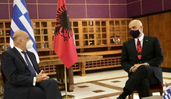 Rama me kravatë Kuq e Zi në takimin me ministrin e Jashtëm të Greqisë