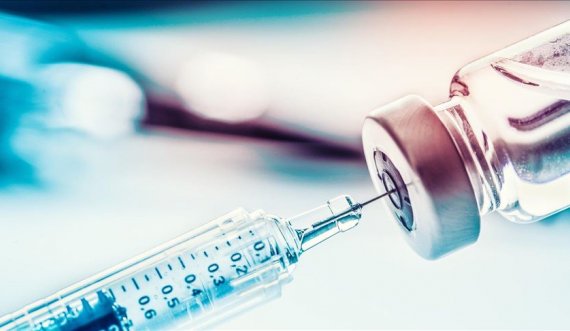 Kompania “Moderna” pret që rezultatet përfundimtare të vaksinës të dalin në nëntor