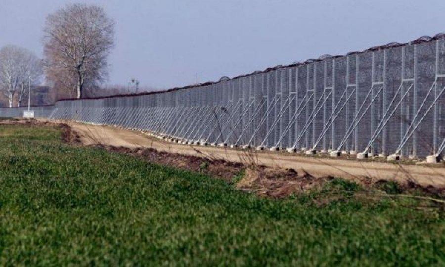 Komplikohet situata, Greqia nis projektin për të ndërtuar mur çeliku në kufi me Turqinë