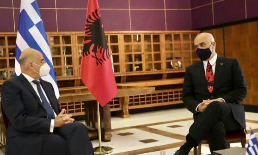 Rama me kravatë Kuq e Zi në takimin me ministrin e Jashtëm të Greqisë
