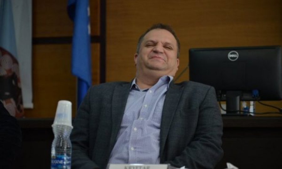 Shpend Ahmeti qeshet me talljet që po i bëhen rreth pagesës për hyrje në Prishtinë