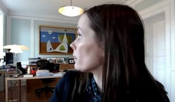 Ishte drejtpërdrejtë në një intervistë, shihni reagimin e kryeministres kur Islanda u godit nga një tërmet