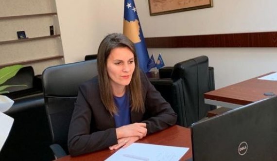 Zëvendëskryeministrja shkarkon këshilltaren për të cilën u tha se babai i saj përfitoi nga 2 milionë eurot e vjedhura