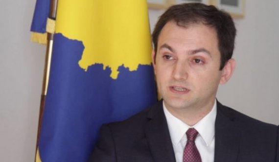 Reagon ambasadori Qendrim Gashi, pas kritikave, kërcënimeve e kërkesave për shkarkim