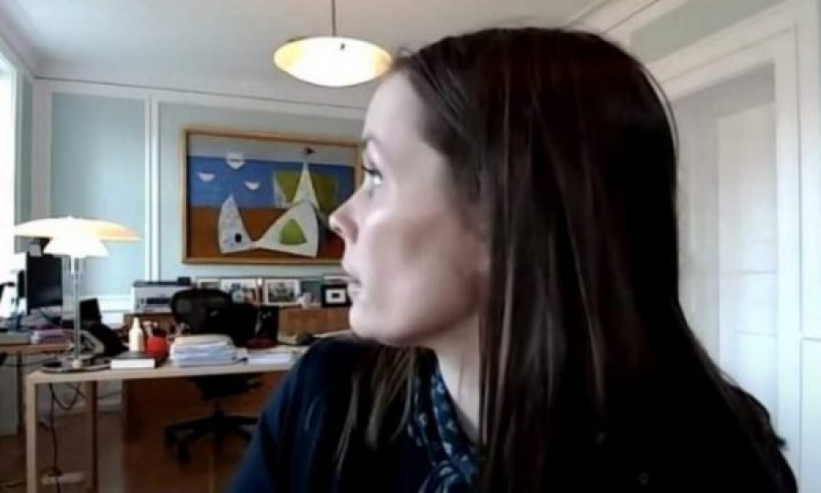 Ishte drejtpërdrejtë në një intervistë, shihni reagimin e kryeministres kur Islanda u godit nga një tërmet