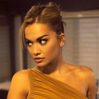 Rita Ora reklamon linjat trupore